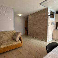 Фото Апартаменты Истомáн | Добротная Евродвушка в Центре