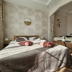 Фото Отель Живи уютно на улице Новгородская 17