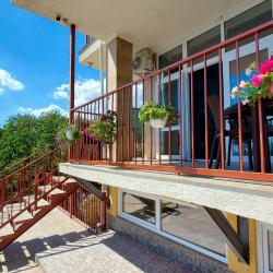 4-местные 2-комнатные апартаменты люкс с террасой