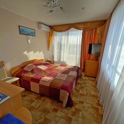 Номер стандарт улучшенный с 1 двуспальной кроватью