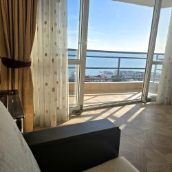 Фото Отель Двухкомнатная квартира с шикарным видом на море!