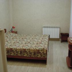 Номер стандарт семейный с 2 односпальными и 1 двуспальной кроватью