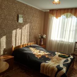 4-местный номер комфорт стандарт с 2 односпальными и 1 двуспальной кроватью