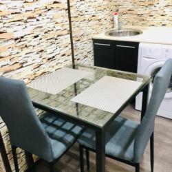 Фото Апартаменты на улице Тополиная 50