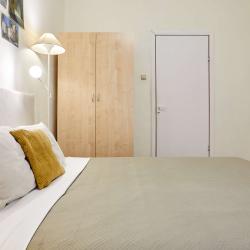 Фото Отель FlatStay Кирилловская 22| 3шка с просторной гостиной на 8 человек в центре