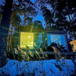 Домик у озера