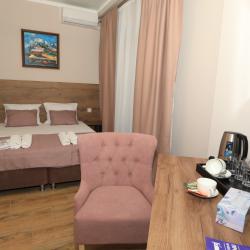 3-местный номер стандарт улучшенный (с балконом)