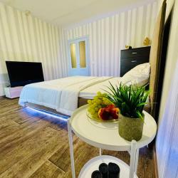 Фото Апартаменты на улице Академика Шварца 10к1