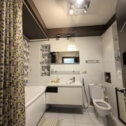 Фото Отель Бoльшая 3-x комнaтнaя кваpтира в центре города