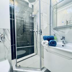 Фото Отель Vegas apartments (Вегас апартментс) на улице Бурнаковская 109