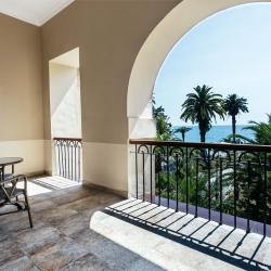 2-комнатный номер делюкс с балконом категории А (главный корпус)