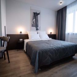 Номер полулюкс с 1 двуспальной кроватью