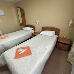 Номер эконом с 2 односпальными кроватями (удобства на этаже)