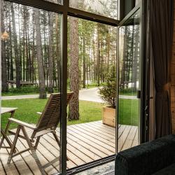 Номер делюкс с двуспальной кроватью c видом на реку и террасой