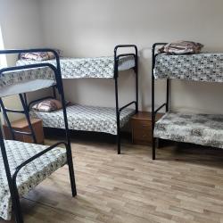 Кровать в 8-местном общем номере