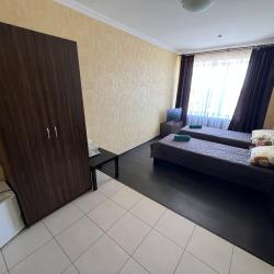 2-комнатный номер стандарт семейный с 5 односпальными кроватями