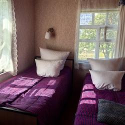 Комната эконом с 1 односпальной и 1 двуспальной кроватью