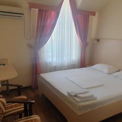 Номер стандарт с 1 двуспальной кроватью