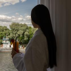 Номер люкс с видом на реку