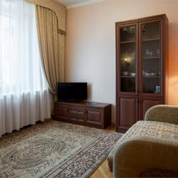 2-комнатный номер люкс с 1 двуспальной кроватью (Корпус 2)