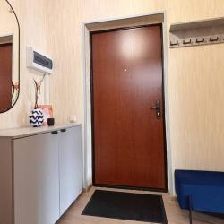 Фото Отель Рядом➤ Студия на Университетской Набережной 54