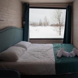 Дом среди деревьев