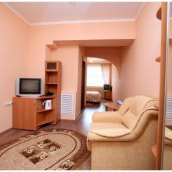 2-комнатный номер полулюкс с 1 двуспальной кроватью