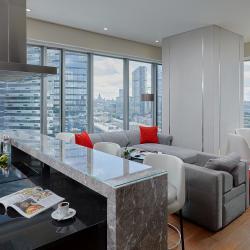 Corner Grand Apartment
