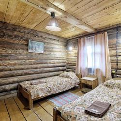 Изба Пятистенок, Озеро