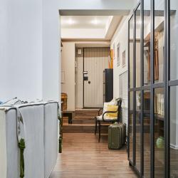 Фото Отель FlatStay Кирилловская 22| 3шка с просторной гостиной на 8 человек в центре