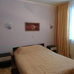 Номер стандарт с 1 двуспальной кроватью