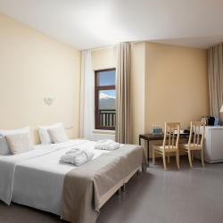 Фото Отель Riders Lodge (Райдерс Лодж)