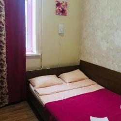 Номер стандарт с 1 двуспальной кроватью и холодильником