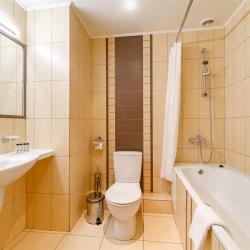 Номер комфорт семейный с 1 двуспальной кроватью