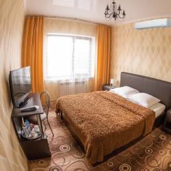 Комната полулюкс с 1 двуспальной кроватью