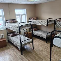 Кровать в 8-местном общем номере