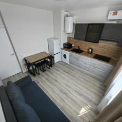 Фото Отель Holiday House (Холидей Хаус)