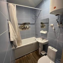 Номер стандарт с 1 двуспальной кроватью