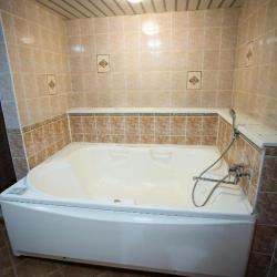 Номер люкс улучшенный с 1 двуспальной кроватью