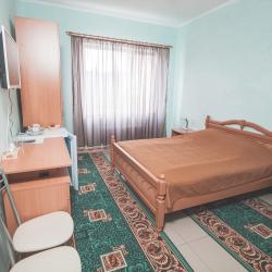 Номер стандарт с 1 двуспальной кроватью