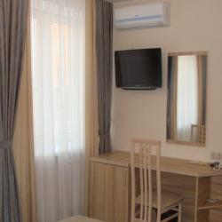 Номер стандарт с 1 двуспальной кроватью