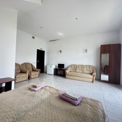 4-местный 1-комнатный номер комфорт улучшенный с 2 односпальными кроватями