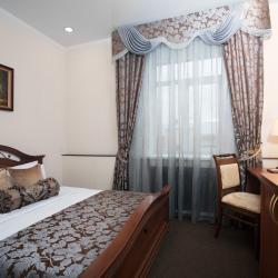 Номер стандарт с 1 двуспальной кроватью