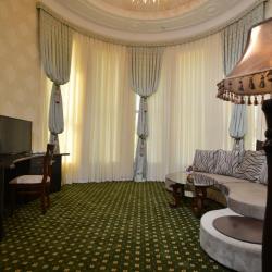 Номер люкс с 1 двуспальной кроватью