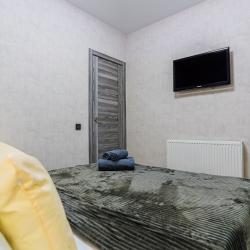 Фото Отель LetoApart (ЛетоАпарт) на улице Лейтенанта Шмидта 17-10