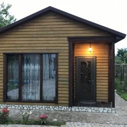 Коттедж улучшенный с 1 односпальной и 2 двуспальными кроватями