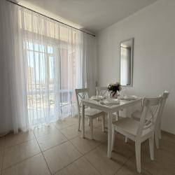 Фото Отель Большая однокомнатная квартира с видом на море