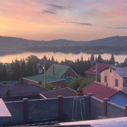 Фото Отель Гостевой дом с видом на озеро и баней