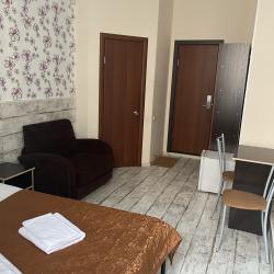 Комната стандарт с 1 двуспальной кроватью и креслом-кроватью