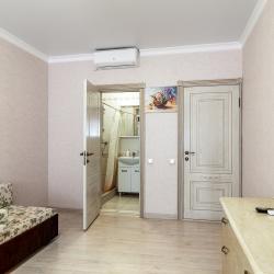 4-местный номер стандарт семейный с 2 односпальными и 1 двуспальной кроватью